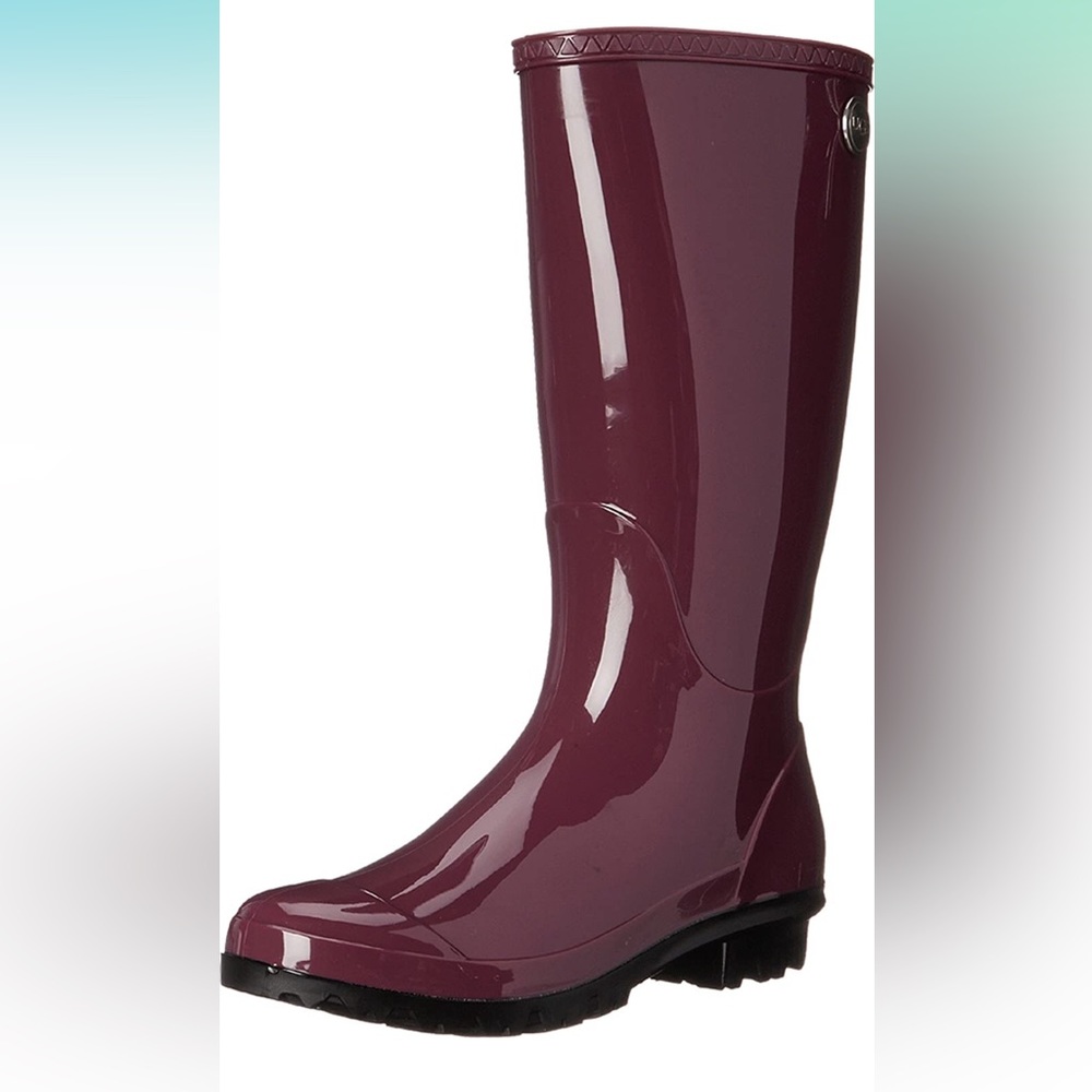Ugg Women’s Shaye Purple Rain Boots!